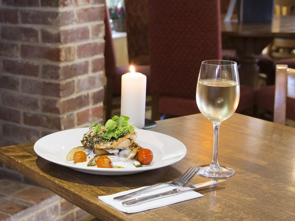 Royal Oak Hotel Hawkhurst Bagian luar foto