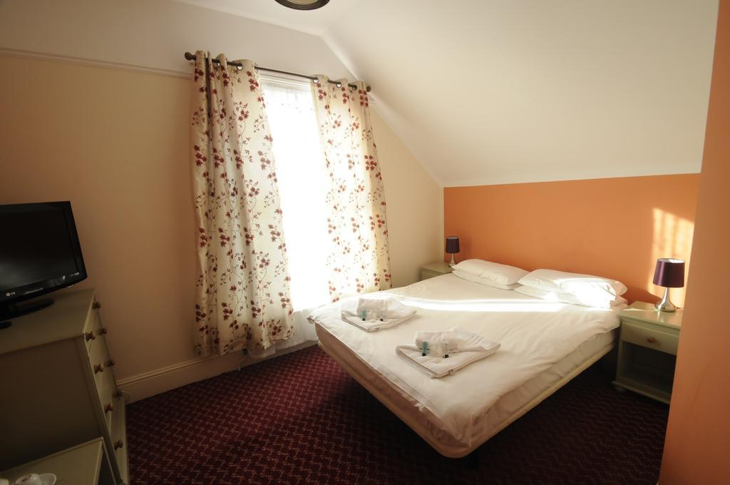Royal Oak Hotel Hawkhurst Bagian luar foto