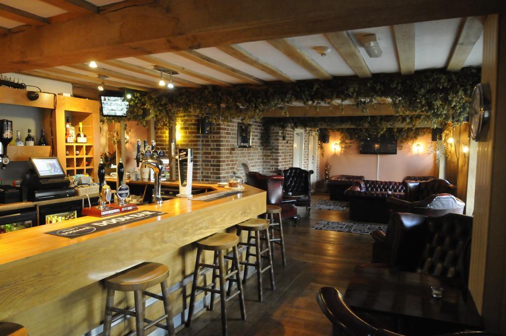 Royal Oak Hotel Hawkhurst Bagian luar foto
