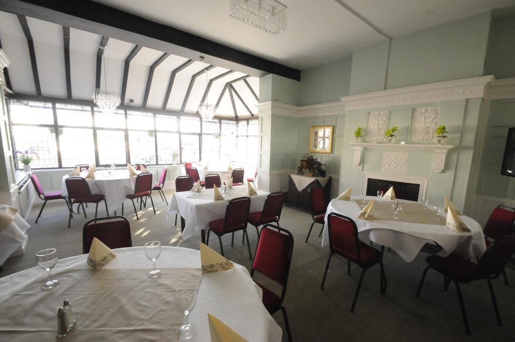 Royal Oak Hotel Hawkhurst Bagian luar foto